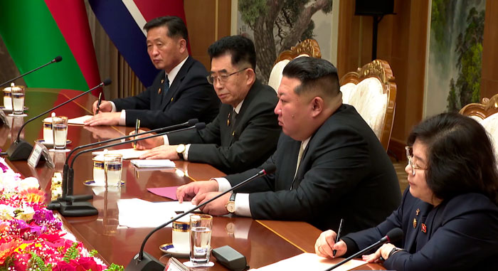 Ким Чен Ын на переговорах с Лукашенко выразил солидарность и полную поддержку в адрес Беларуси