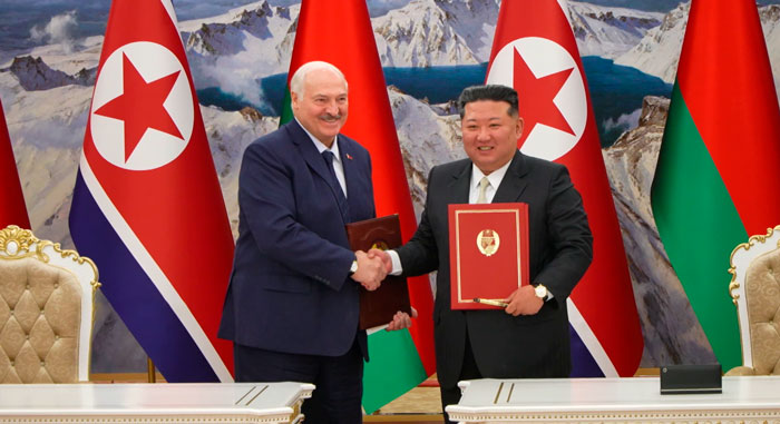 Лукашенко и Ким Чен Ын подписали договор о дружбе и сотрудничестве между Беларусью и КНДР Лукашенко и Ким Чен Ын подписали договор о дружбе и сотрудничестве между Беларусью и КНДР
