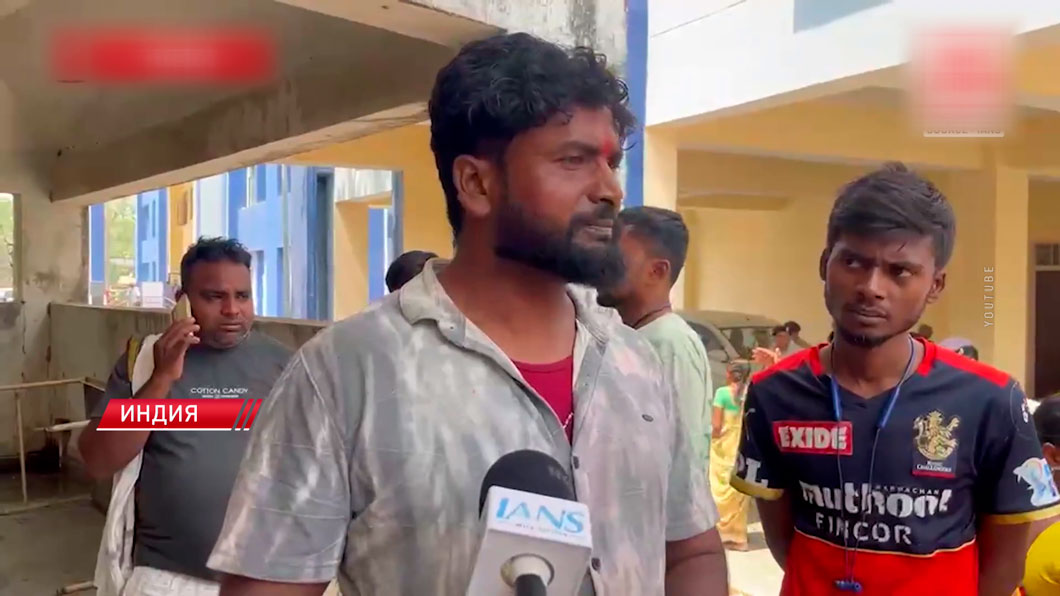 В Индии при давке в храме погибли около 10 человек-4