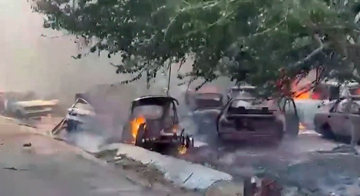 Около тысячи авто сгорели при пожаре на штрафстоянке в Мексике