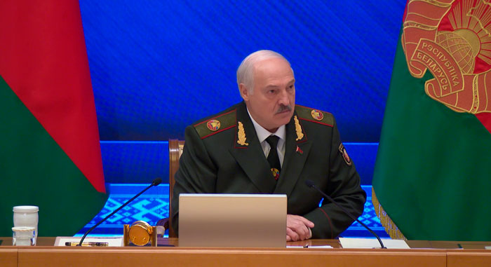 «Чтобы знать, где вы врете, а где нет» – Лукашенко о привлечении к проверке армии КГК