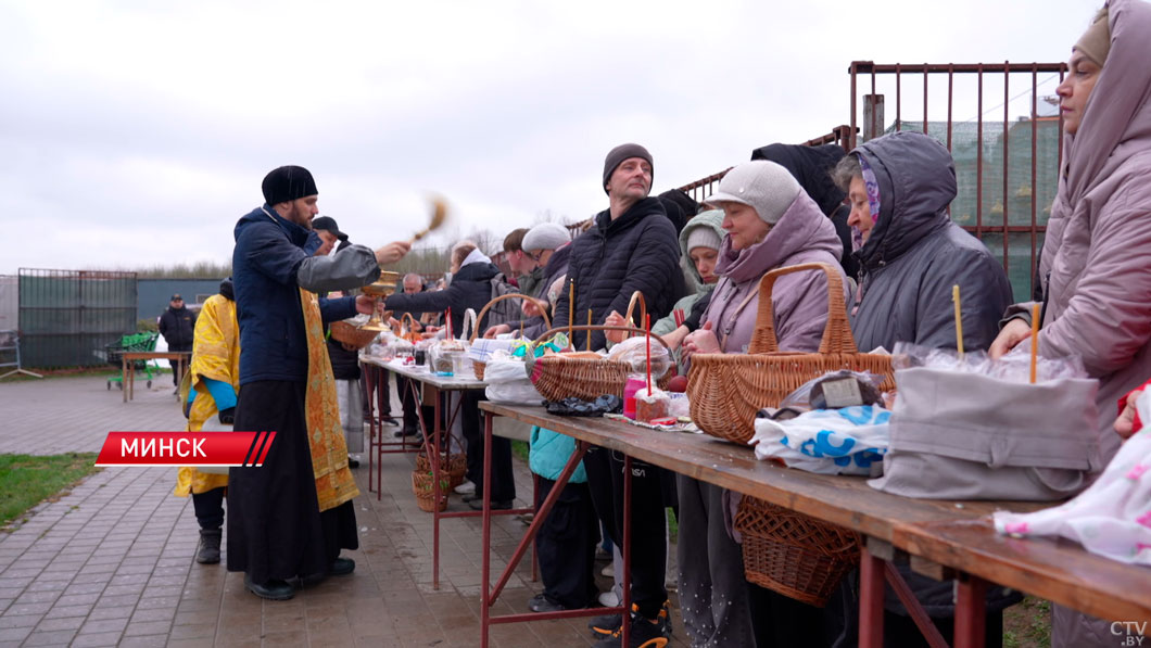 Подготовка к празднику! Верующие освящают пасхальную пищу-2