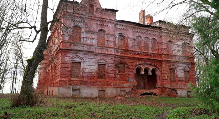 В Добрушском районе навели порядок у стен исторического имения Герардов