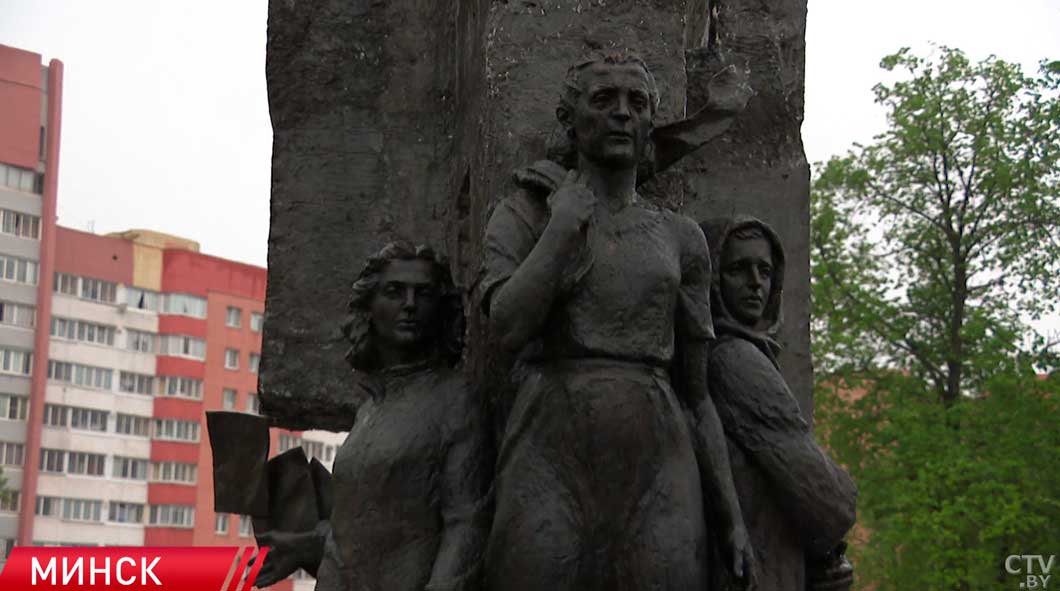 В сквере 80-летия Победы открыли памятный знак в честь участников Минского подполья-2