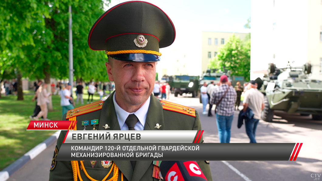 В 120-й отдельной гвардейской механизированной бригаде военную присягу приняли около 350 человек-6