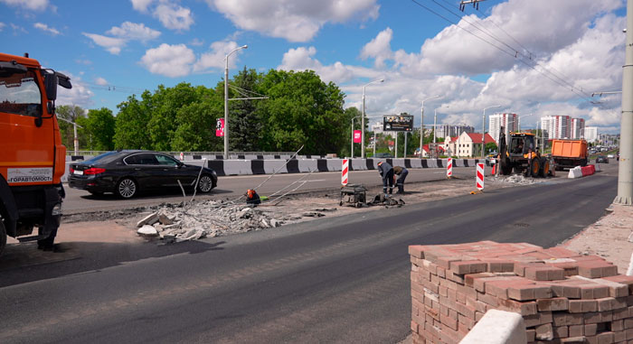 На путепроводе улицы Алибегова началась вторая очередь ремонтных работ