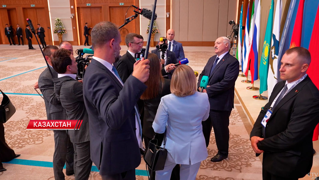 Лукашенко раскрыл детали телефонного разговора с Эмманюэлем Макроном-6