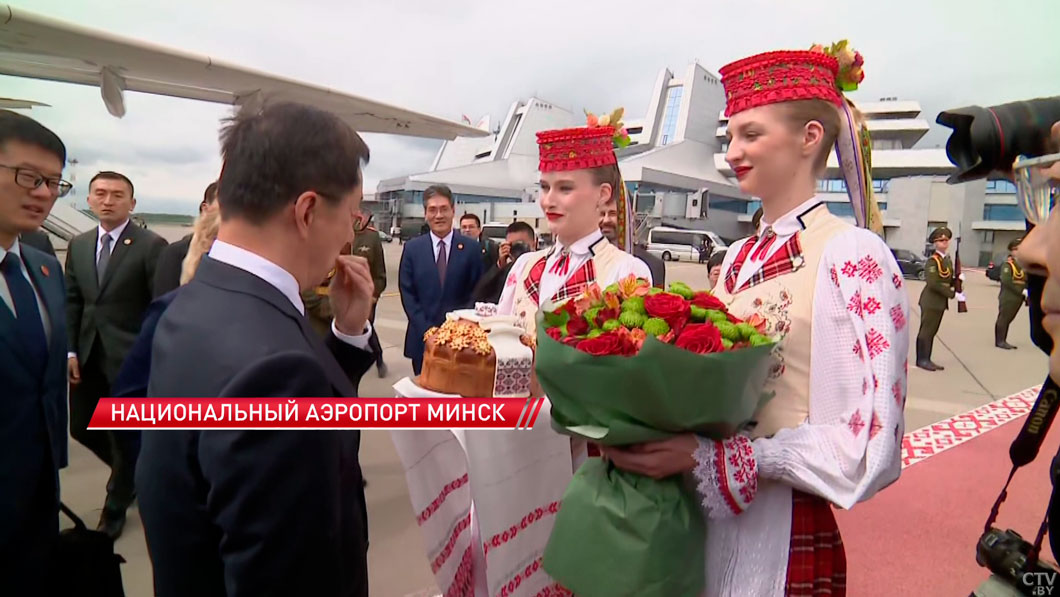 Заместитель председателя КНР Хань Чжэн прибыл с рабочим визитом в Беларусь-2
