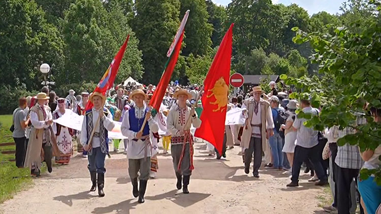 В ритме праздника! Как проходит фестиваль национальных культур на Августовском канале?