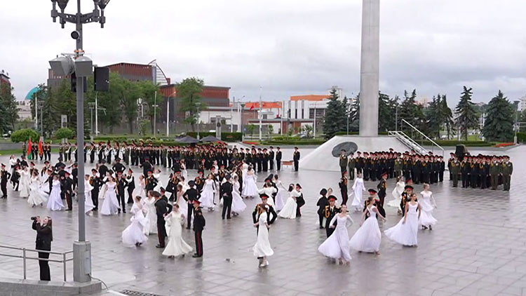 На площади Государственного флага прошел 70-й выпуск суворовцев