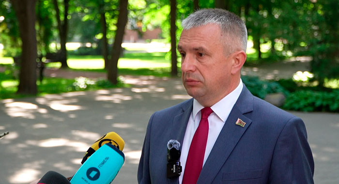 «Ни о чем не беспокоиться»: что Лукашенко поручил Крупко передать жителям Гомельщины «Ни о чем не беспокоиться»: что Лукашенко поручил Крупко передать жителям Гомельщины