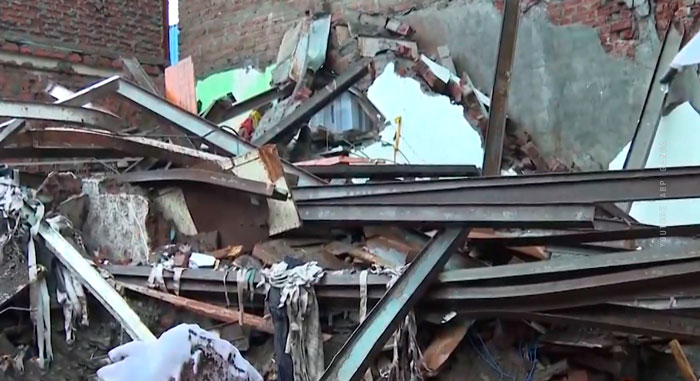В пригороде Мумбаи из-за проливных дождей обрушились несколько зданий
