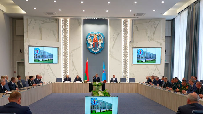 Крутой представил руководству столицы нового помощника Президента – инспектора по Минску Крутой представил руководству столицы нового помощника Президента – инспектора по Минску