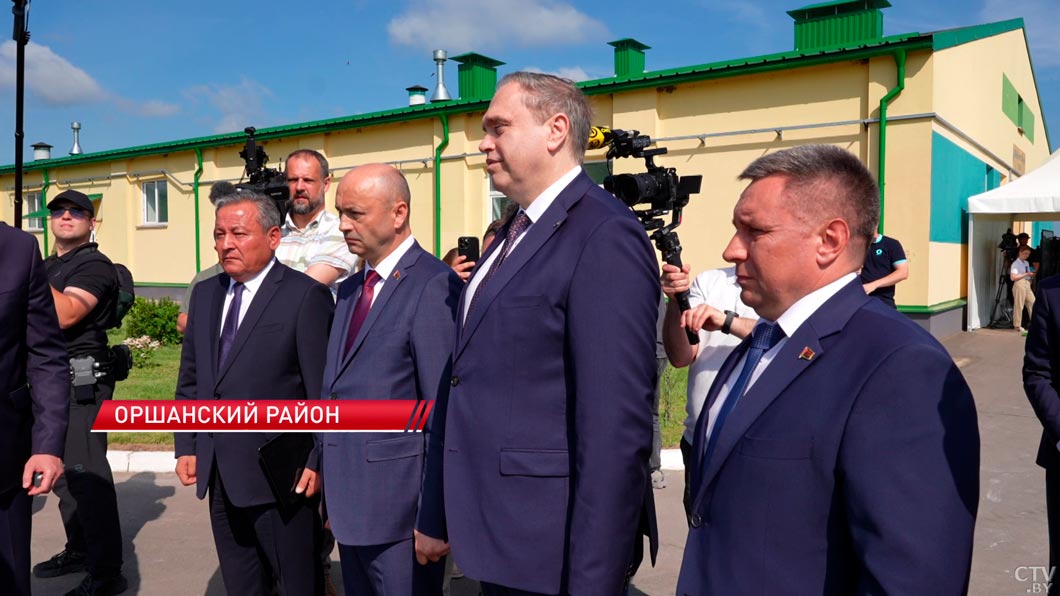 Лукашенко поручил выработать четкую программу по разведению красной породы коров в Беларуси-10