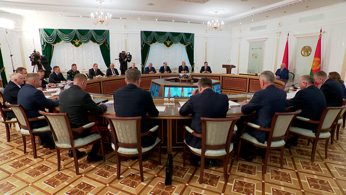 Убирать минимум 6% урожая в день! Лукашенко поставил аграриям жесткую задачу Убирать минимум 6% урожая в день! Лукашенко поставил аграриям жесткую задачу