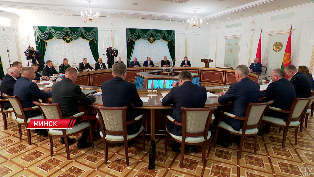 Убирать минимум 6% урожая в день! Лукашенко поставил аграриям жесткую задачу-2 Убирать минимум 6% урожая в день! Лукашенко поставил аграриям жесткую задачу-2