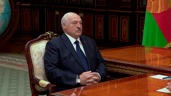 Лукашенко потребовал ужесточить спрос на всех уровнях за наведение порядка в Витебской области