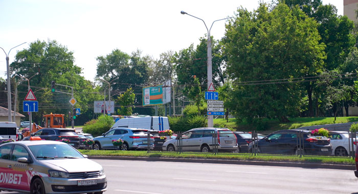 Красный уровень опасности: в ГАИ рекомендуют водителям быть особенно внимательными в жару