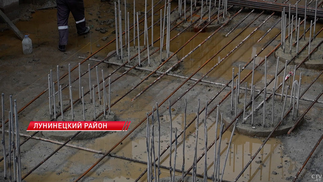 На Полесье в ускоренном режиме строят новый мост через реку Припять-2