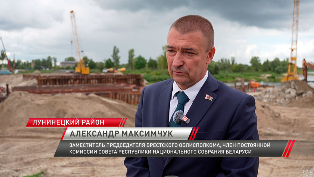 На Полесье в ускоренном режиме строят новый мост через реку Припять-4