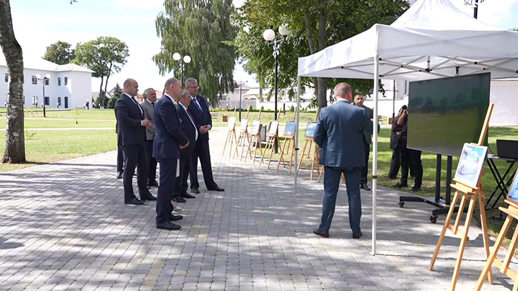 Индивидуальное жилье, достойная заработная плата. Кочанова оценила развитие городской среды в Несвиже