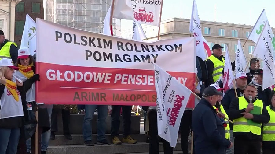 Польские фермеры провели в Варшаве акцию протеста против аграрной политики властей