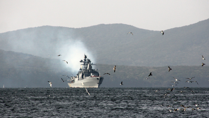 ВСУ атаковали двумя дронами военный корабль РФ в Чёрном море