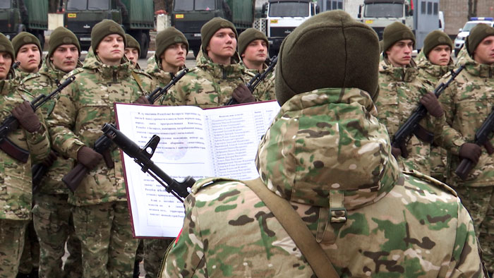 Военнослужащие нового пополнения внутренних войск МВД Беларуси приняли присягу