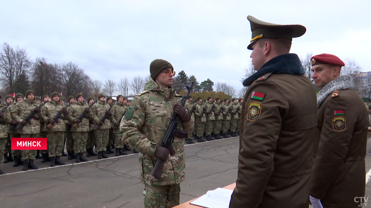 Военнослужащие нового пополнения внутренних войск МВД Беларуси приняли присягу-1