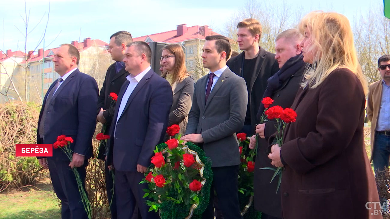 «Как это всё происходило – действительно это трагично». Митинг-реквием состоялся на месте бывшего концлагеря Берёза-Картузская-4 «Как это всё происходило – действительно это трагично». Митинг-реквием состоялся на месте бывшего концлагеря Берёза-Картузская-4