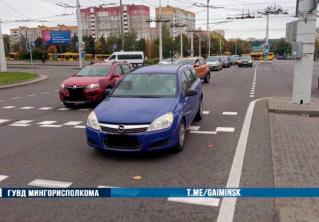 Водитель Opel сбил велосипедистку на Одинцова Водитель Opel сбил велосипедистку на Одинцова
