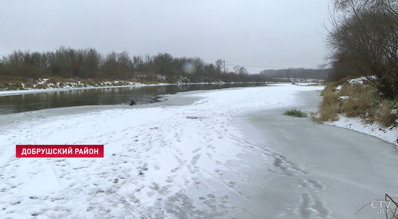 На грани возможностей. Водолазы продолжают поиск подростка, провалившегося под лёд на реке Ипуть-22