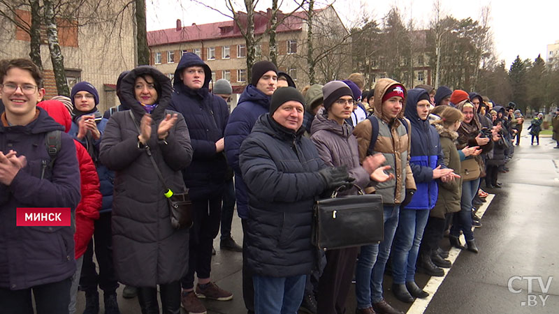 Почему стоит поступать в Военную академию? Факультет внутренних войск познакомил будущих курсантов с вузом-48