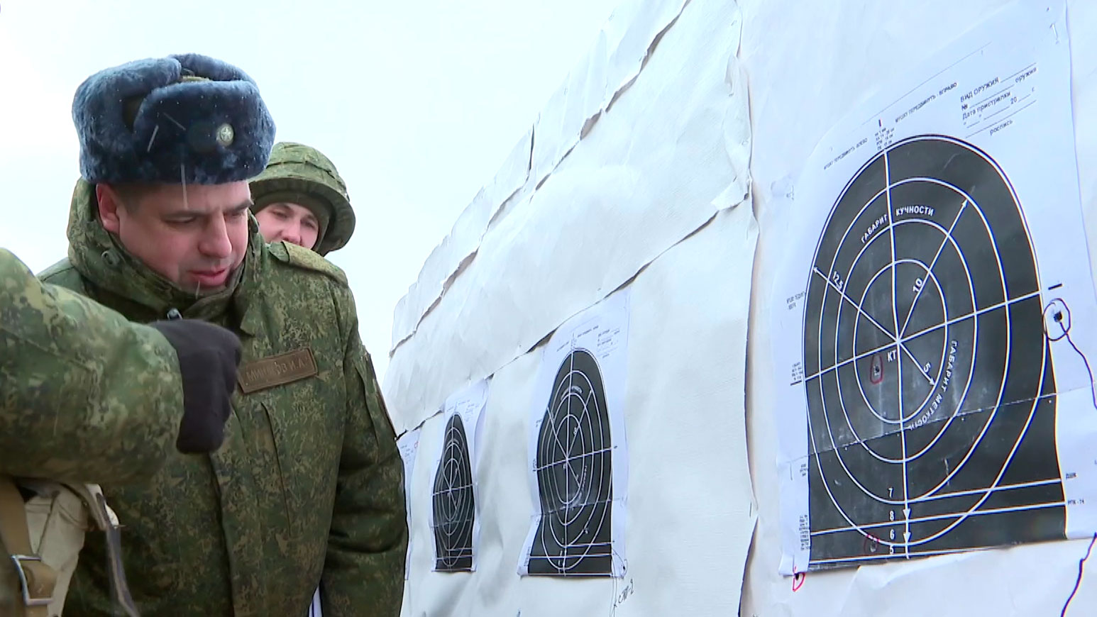 Курсанты Военной академии совершенствуют навыки огневой подготовки на полигоне Белая Лужа
