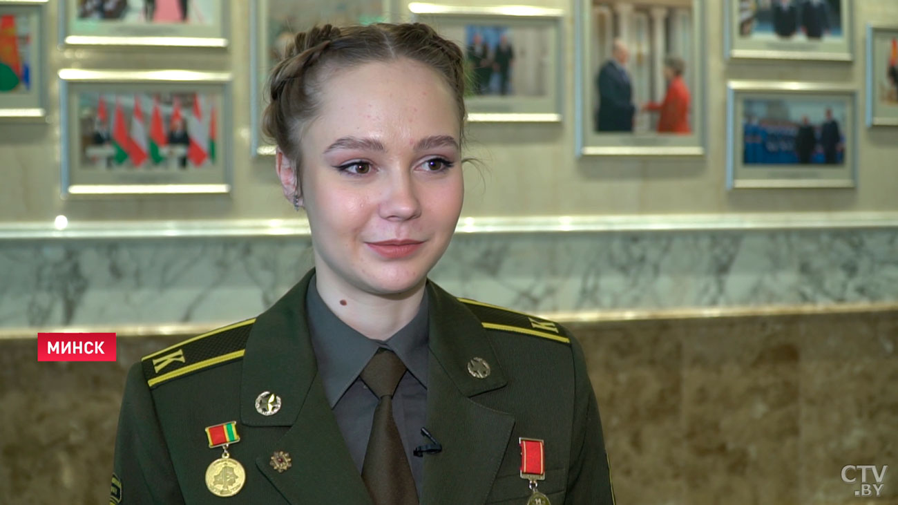 «Место, в котором вершится будущее нашей страны». Военнослужащие посетили Дворец Независимости-13
