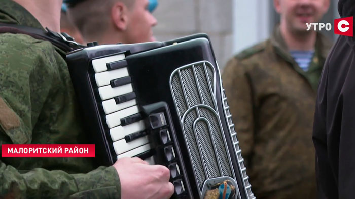 Активисты БРСМ и военнослужащие поздравили жителей Малоритского района с наступающим Днём Победы-7