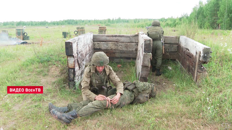 Военнослужащие столичной механизированной бригады проводят учения под Борисовом-4