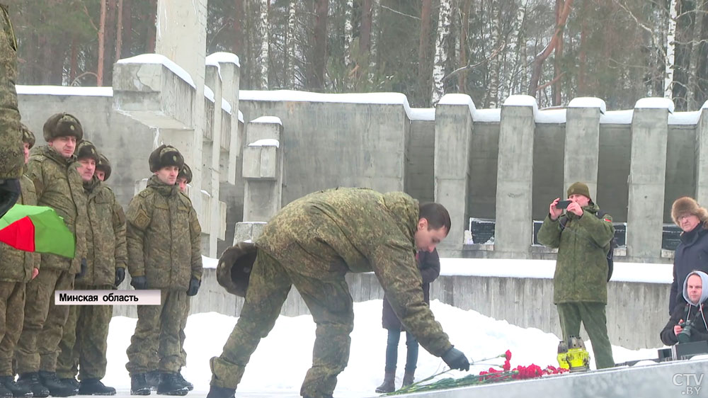 Российские военные побывали в Хатыни и отдали дань памяти погибшим на войне. Какие открытия они сделали?-4