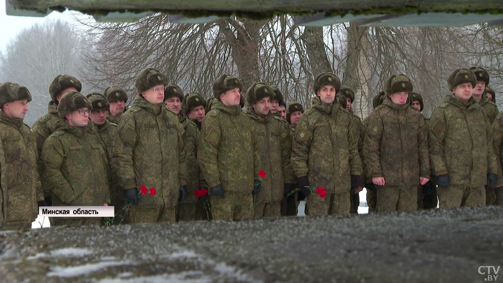 Российские военные побывали в Хатыни и отдали дань памяти погибшим на войне. Какие открытия они сделали?-1