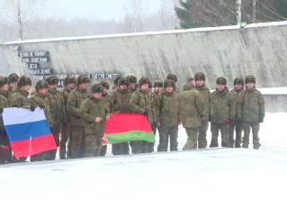 Российские военные побывали в Хатыни и отдали дань памяти погибшим на войне. Какие открытия они сделали?