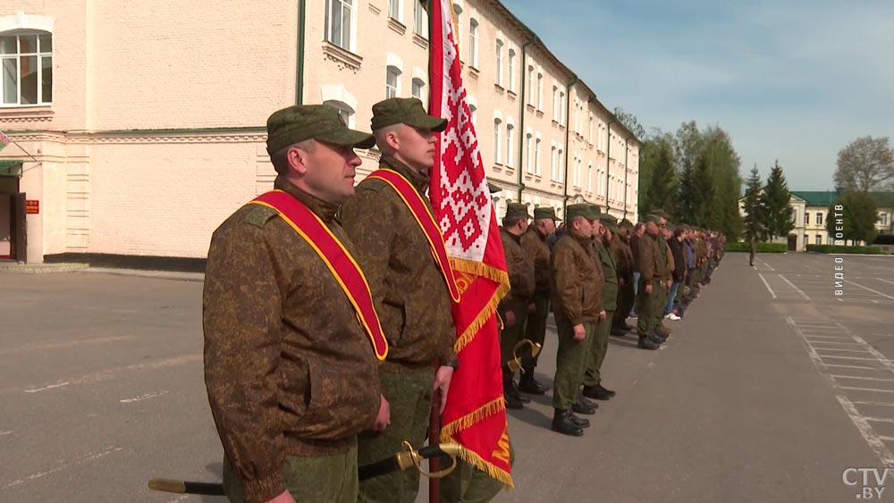 Проверка боеготовности ВС Беларуси завершилась – военнообязанные возвращаются домой-1