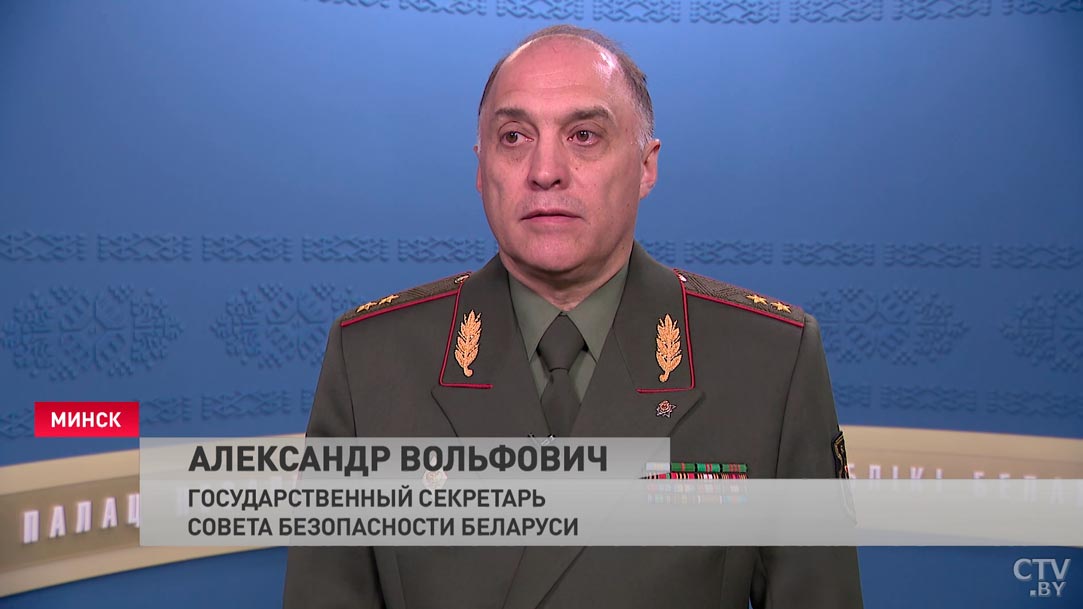 Александр Вольфович: только за последнюю неделю отмечены 25 вылетов разведывательной авиации вдоль границ Беларуси-4