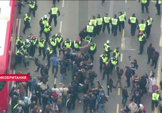 В Лондоне более 30 человек задержаны на протестах против коронавирусных ограничений