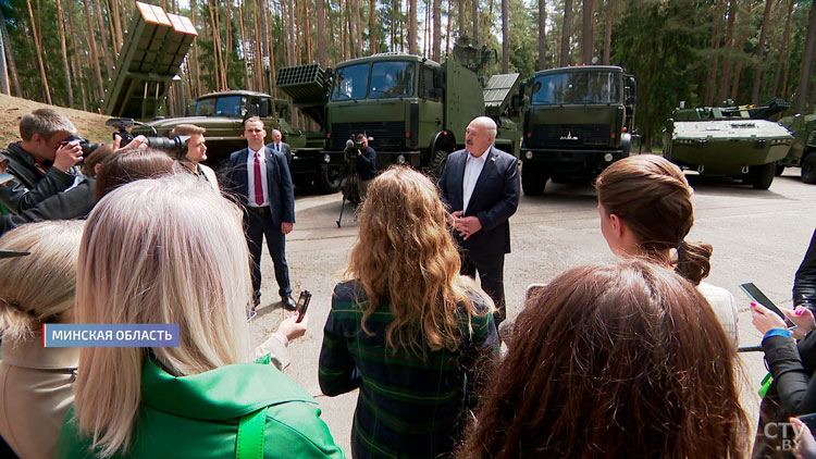 Лукашенко: кнопку нажал – ракета полетела! Если Путина в угол загоните, вот тогда ждите!-19