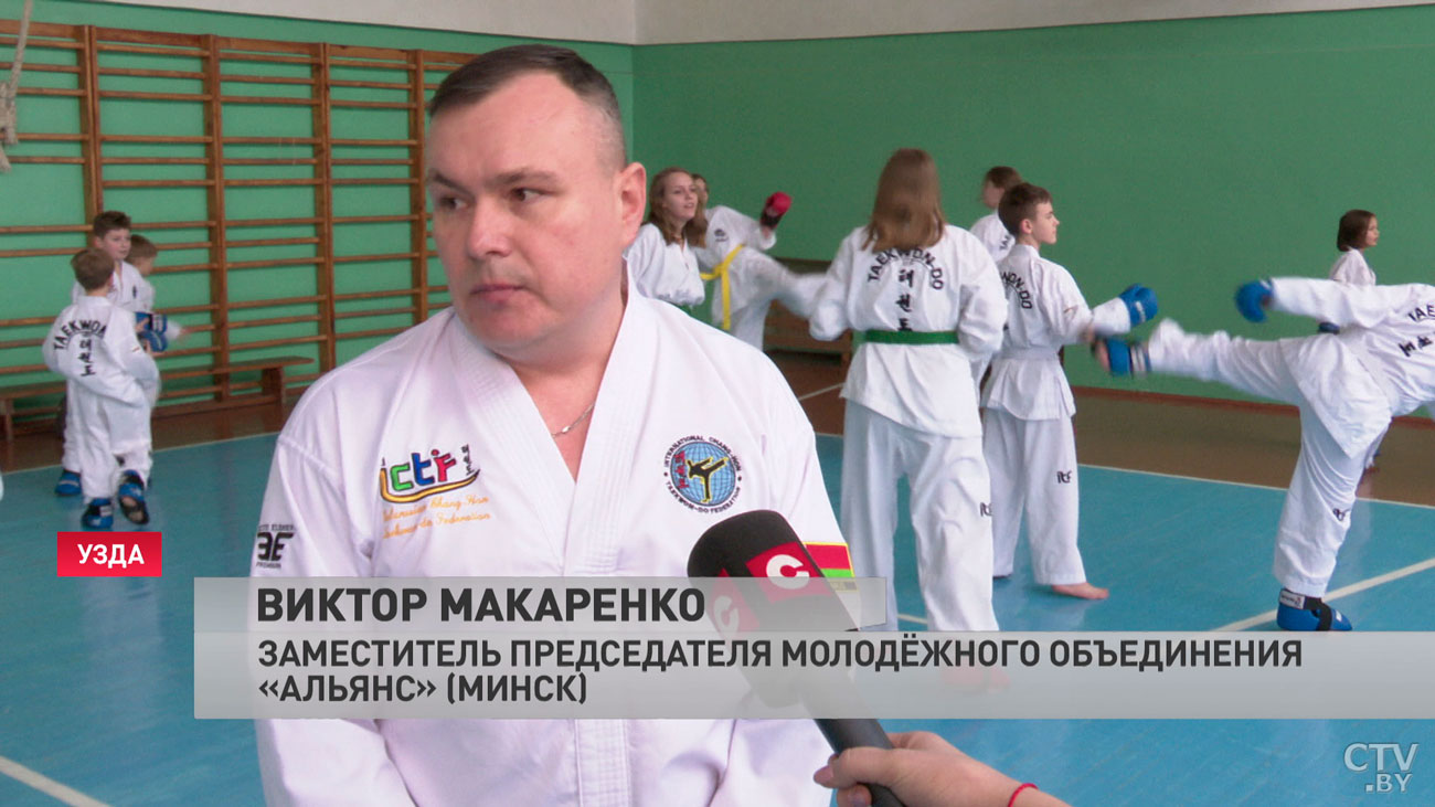 Воспитанники спортклуба по таэквондо из Узды проводят показательные выступления в школах Минской области-4