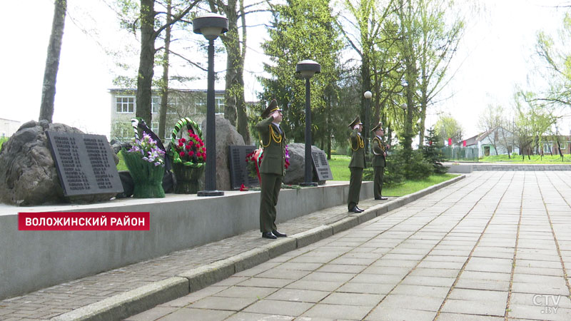 Павел Каллаур рассказал историю своей семьи: жителей деревни согнали в церковь, но в самый последний момент их оставили жить-1