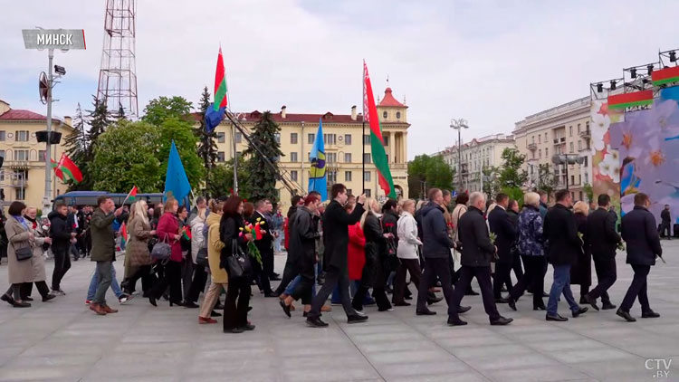 Пост №1 заступил 9 Мая на Вахту памяти на площади Победы в Минске-10