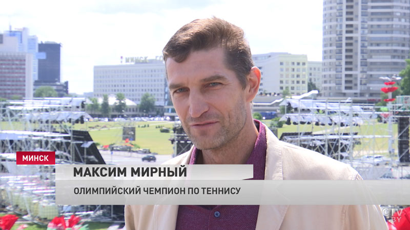 Домрачева, Мирный и Ковальчук возложили цветы у стелы «Минск – город-герой»-9