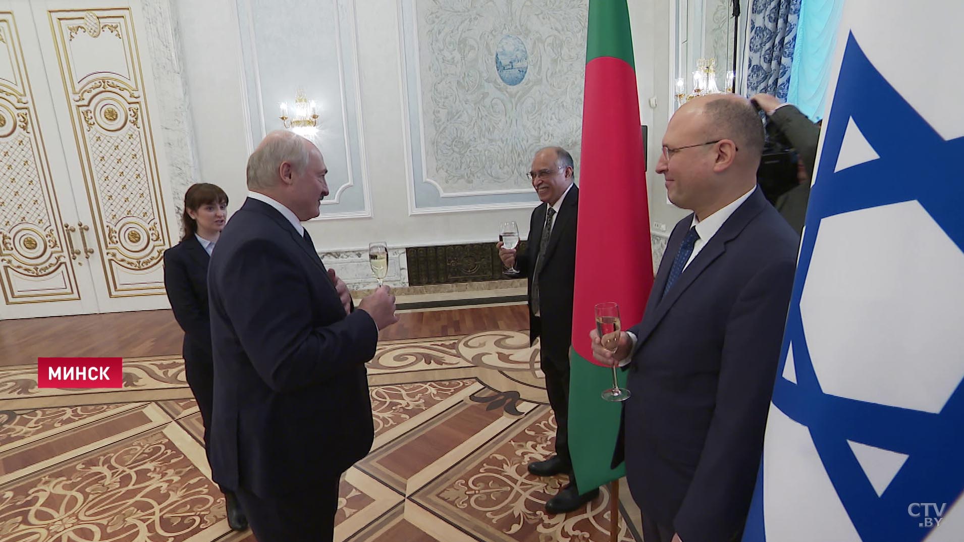 Александр Лукашенко, принимая верительные грамоты: мы вам покажем, насколько открыты в отношениях с любыми государствами-28