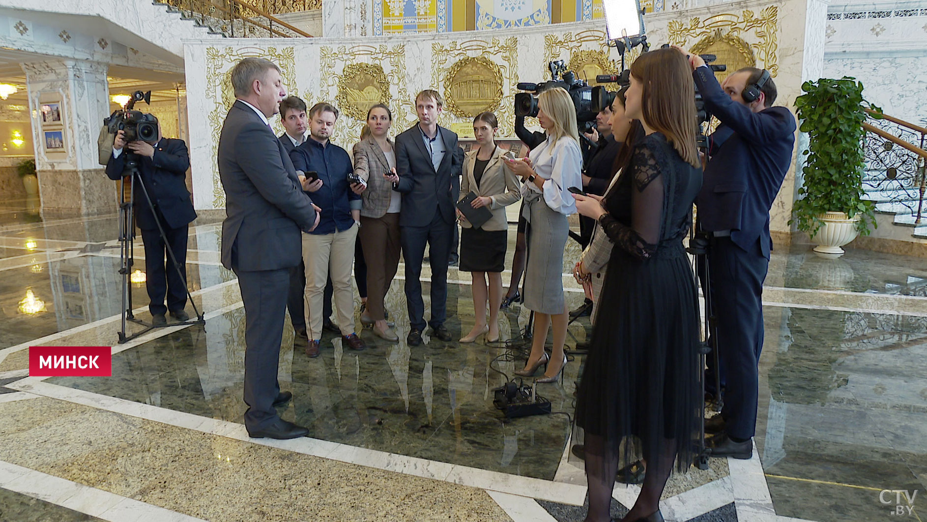 Встреча Президента с губернатором Брянской области. Главное о перспективах регионального сотрудничества двух стран-15